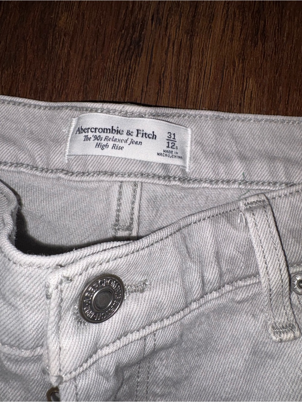 Women’s Abercrombie & Fitch light grey High Rise Wide-Leg Jeans - Picture 3 of 5